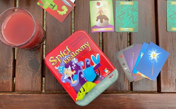 spící královny deluxe mraky hraček