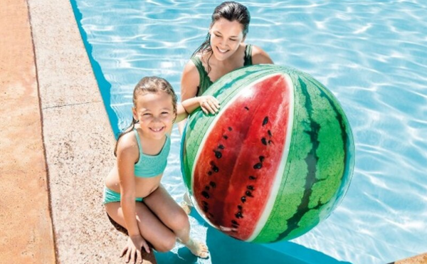 Nafukovací míče k vodě 