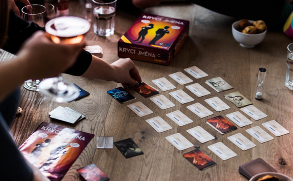 Párty hra Krycí jména